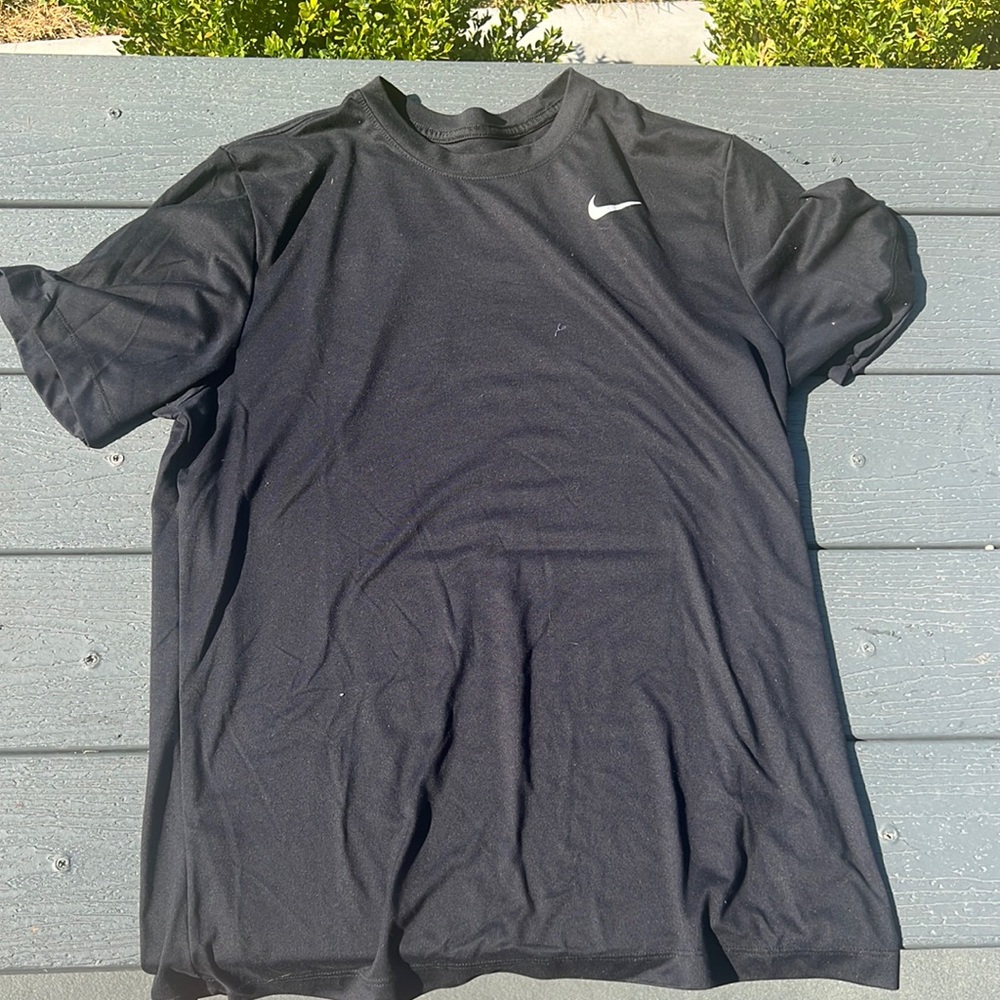 Men’s Nike dri-fit shirt size large